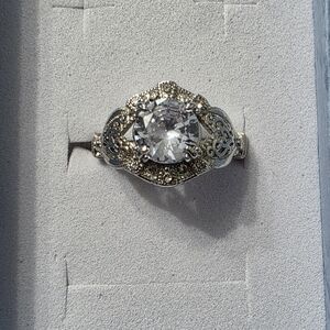Estate Silver Tone Brilliant Round White/Clear Stone Vintage Ring - Item 442